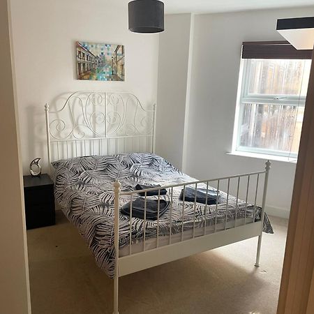 Entire Town Centre 2 Bedroom Apartment Very Close To Beach Bournemouth Eksteriør bilde