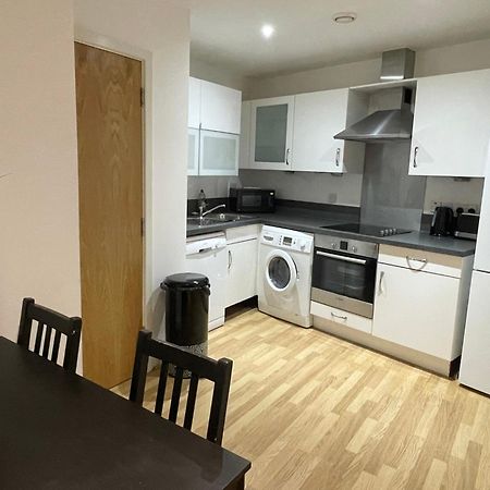 Entire Town Centre 2 Bedroom Apartment Very Close To Beach Bournemouth Eksteriør bilde