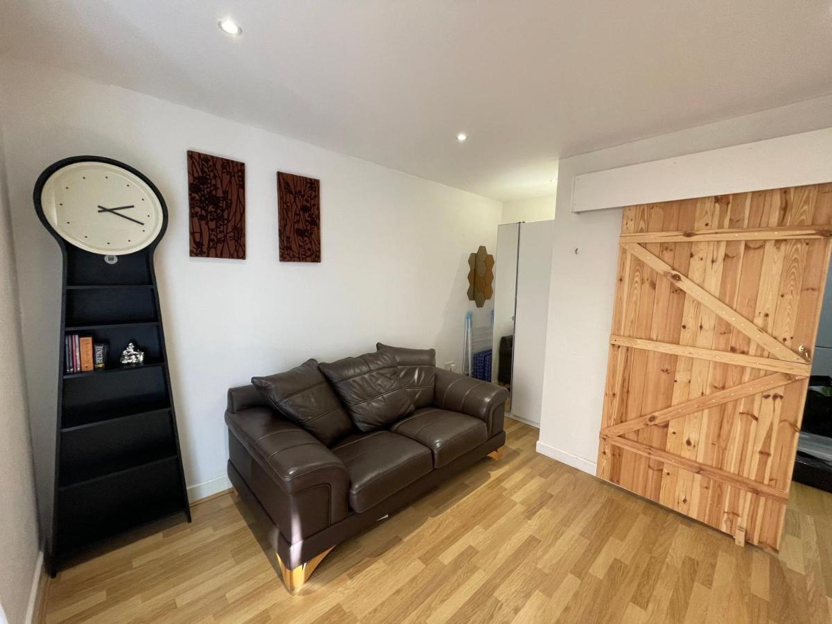 Entire Town Centre 2 Bedroom Apartment Very Close To Beach Bournemouth Eksteriør bilde